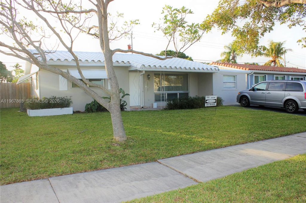 1900 N 32nd Ct, Hollywood, FL 33021