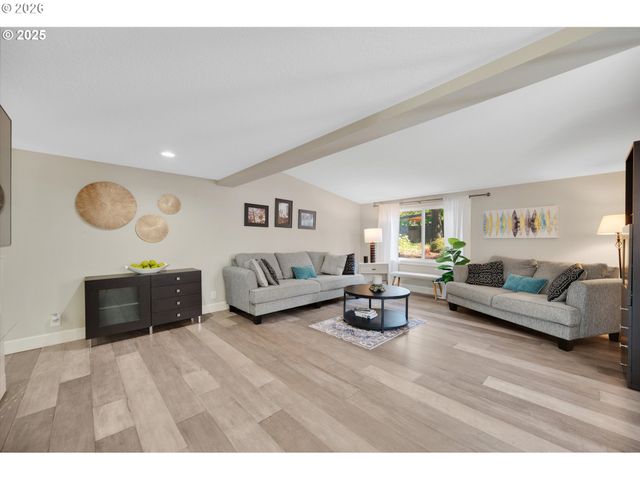 8444 Sw 58th Ave, Portland, OR 97219