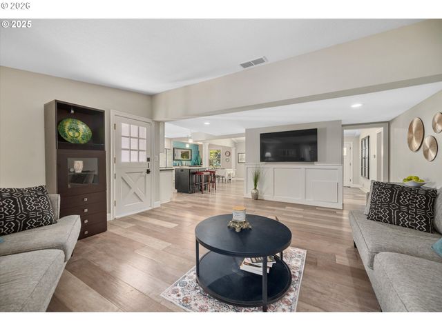 8444 Sw 58th Ave, Portland, OR 97219