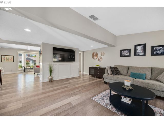 8444 Sw 58th Ave, Portland, OR 97219