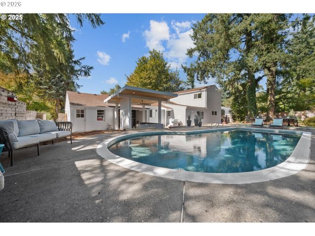 8444 Sw 58th Ave, Portland, OR 97219