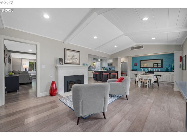 8444 Sw 58th Ave, Portland, OR 97219