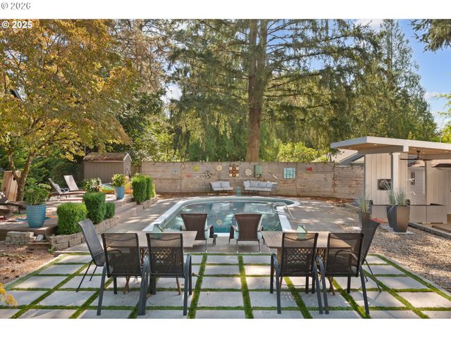 8444 Sw 58th Ave, Portland, OR 97219