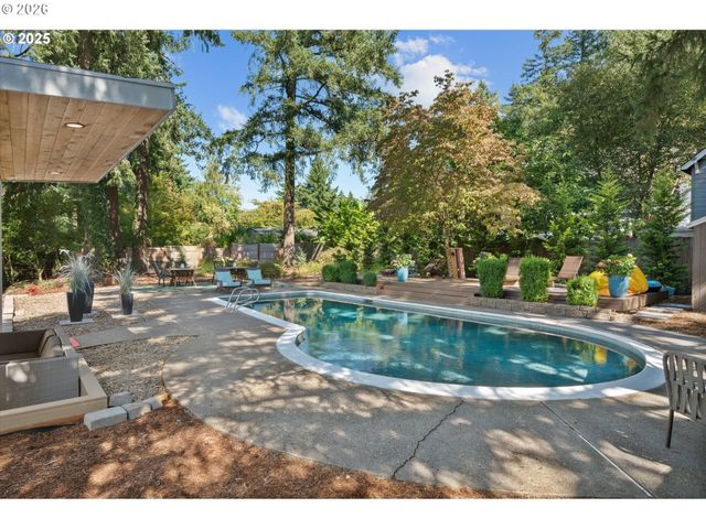 8444 Sw 58th Ave, Portland, OR 97219