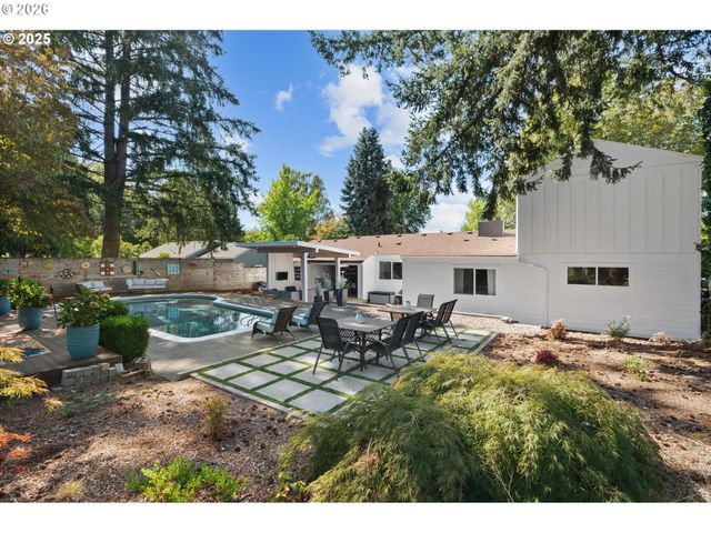 8444 Sw 58th Ave, Portland, OR 97219