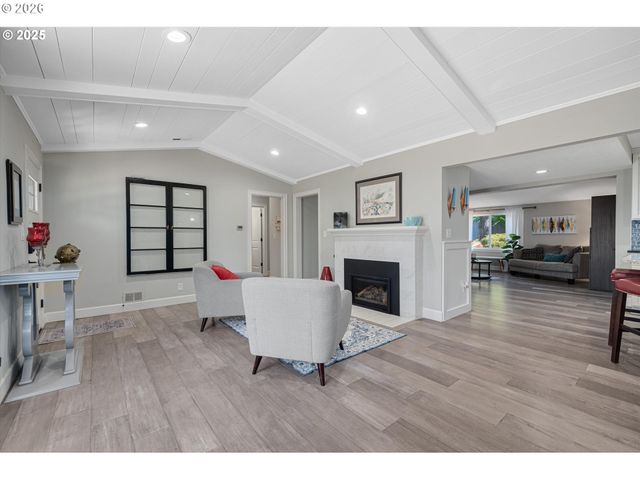 8444 Sw 58th Ave, Portland, OR 97219