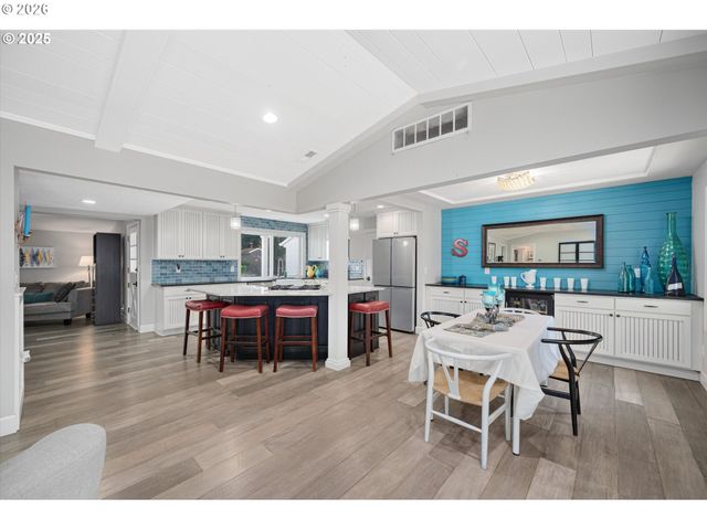 8444 Sw 58th Ave, Portland, OR 97219