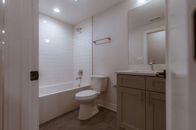 4608 S Indiana Avenue 1, Chicago, IL 60653