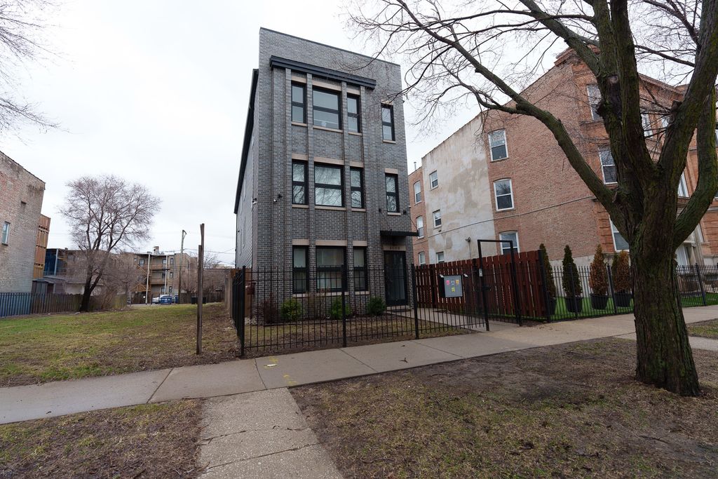 4608 S Indiana Avenue 1, Chicago, IL 60653