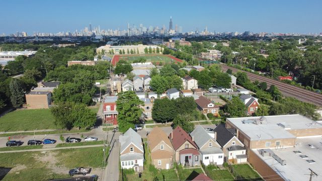 427 N Drake Avenue, Chicago, IL 60624