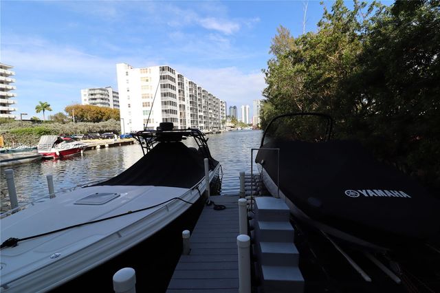 16531 NE 35th Ave 103, North Miami Beach, FL 33160