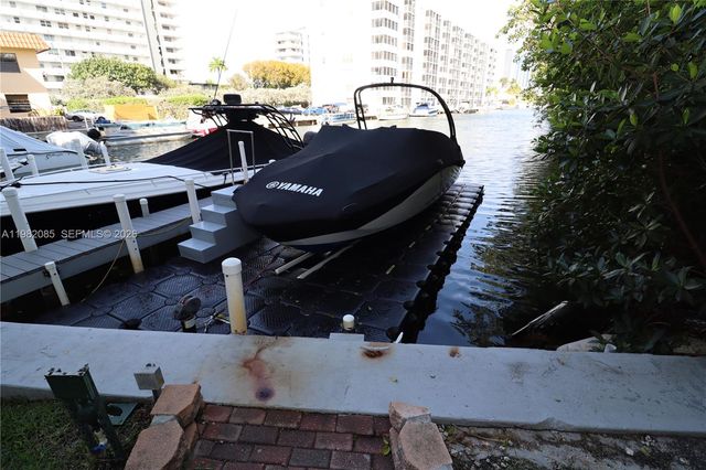 16531 NE 35th Ave 103, North Miami Beach, FL 33160