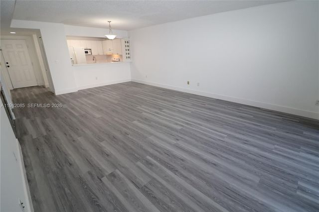 16531 NE 35th Ave 103, North Miami Beach, FL 33160