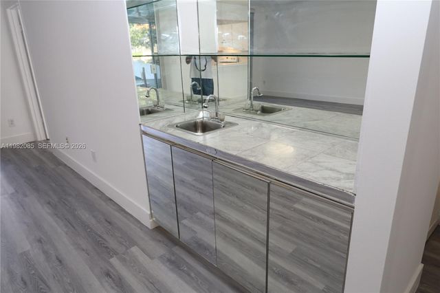 16531 NE 35th Ave 103, North Miami Beach, FL 33160