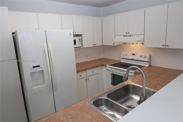 16531 NE 35th Ave 103, North Miami Beach, FL 33160