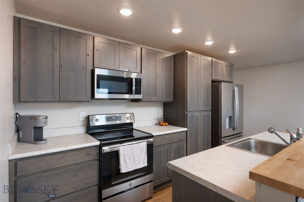 302 Vujo, Ennis, MT 59729 photo 5