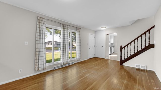 2635 Prescott Drive, Mishawaka, IN 46544