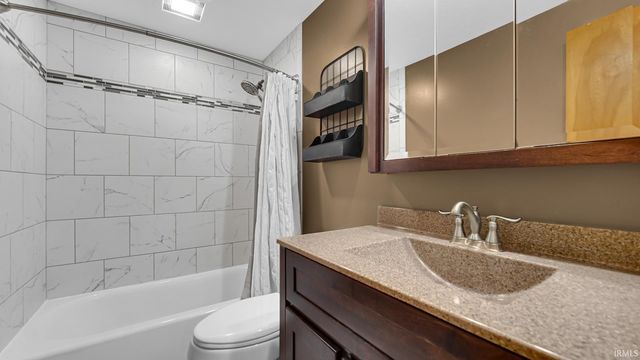 2635 Prescott Drive, Mishawaka, IN 46544