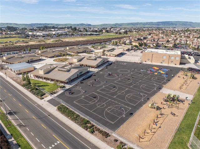 815 W Elaine, Santa Maria, CA 93458