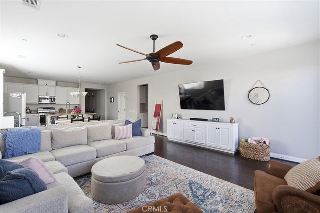 815 W Elaine, Santa Maria, CA 93458