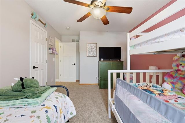 2708 E Hickory Court, Tonganoxie, KS 66086