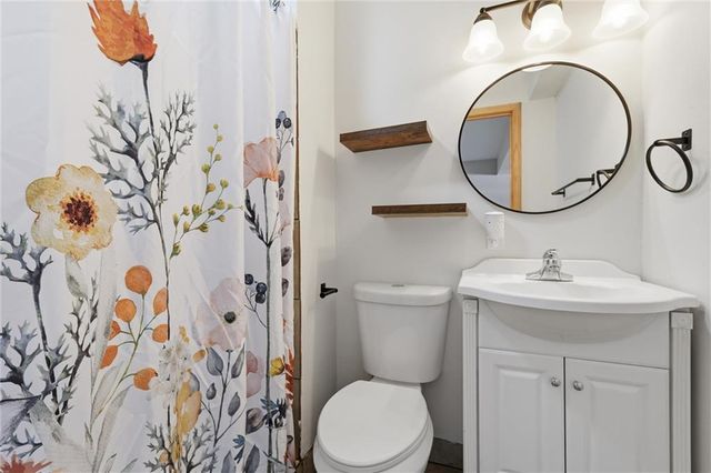 2708 E Hickory Court, Tonganoxie, KS 66086