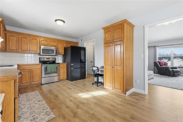 2708 E Hickory Court, Tonganoxie, KS 66086