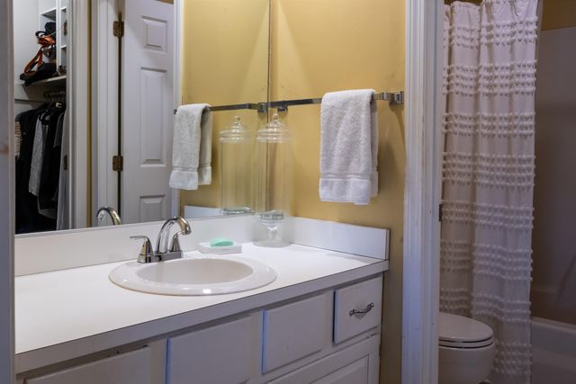 974 Hard Road D6, Hartford, VT 05059