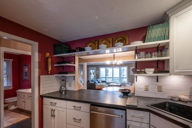 974 Hard Road D6, Hartford, VT 05059