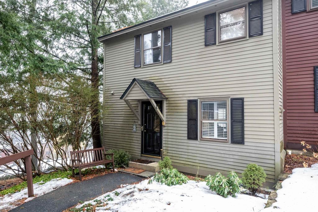 974 Hard Road D6, Hartford, VT 05059
