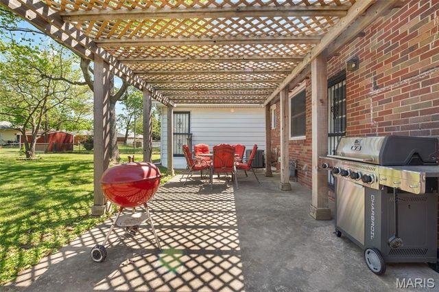 917 Willow Street, Wood River, IL 62095