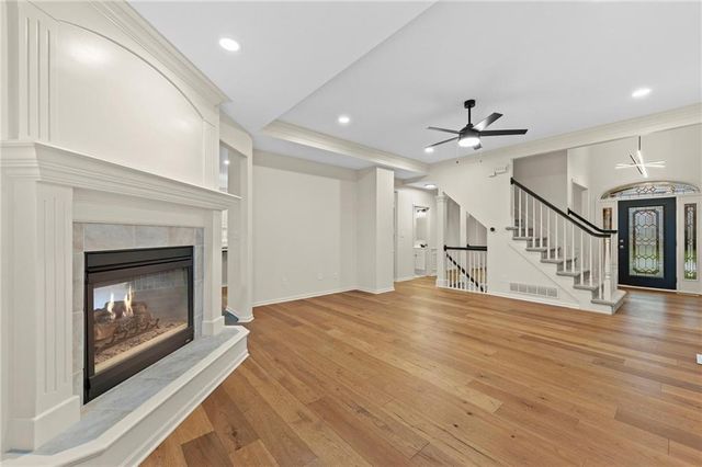 2821 SW Carlton Drive, Lee's Summit, MO 64082