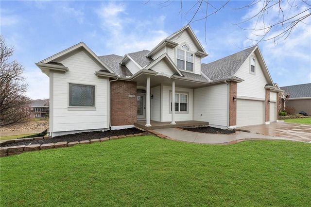 2821 SW Carlton Drive, Lee's Summit, MO 64082