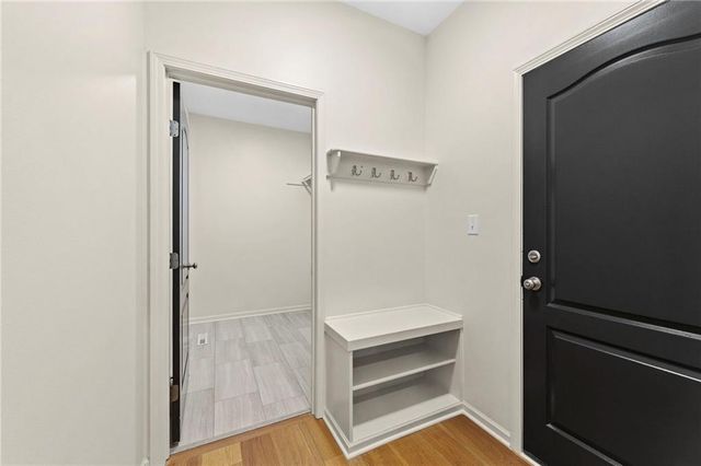 2821 SW Carlton Drive, Lee's Summit, MO 64082