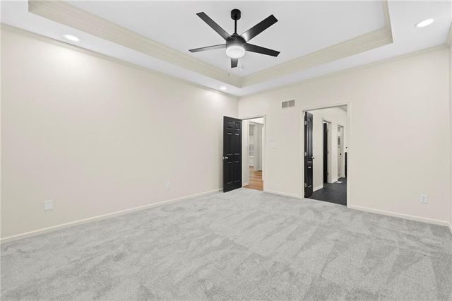 2821 SW Carlton Drive, Lee's Summit, MO 64082