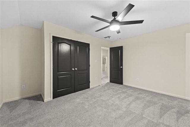 2821 SW Carlton Drive, Lee's Summit, MO 64082