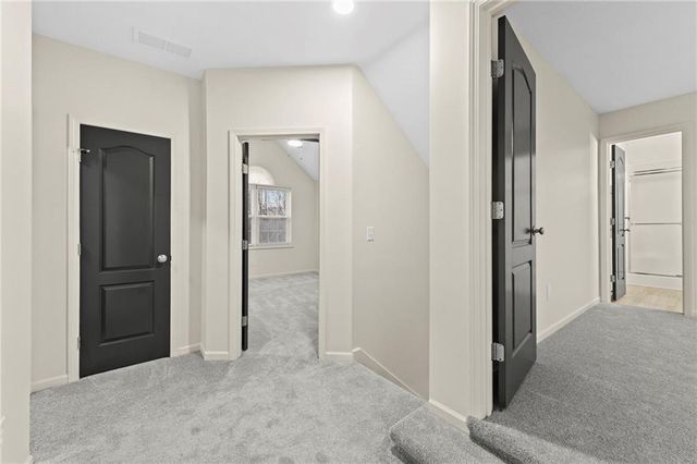 2821 SW Carlton Drive, Lee's Summit, MO 64082