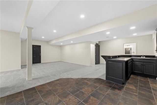 2821 SW Carlton Drive, Lee's Summit, MO 64082