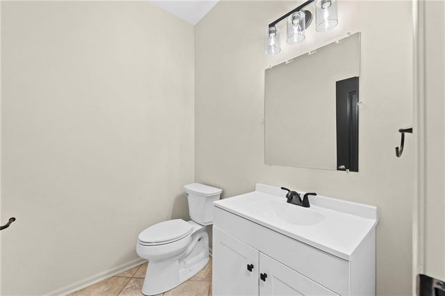 2821 SW Carlton Drive, Lee's Summit, MO 64082