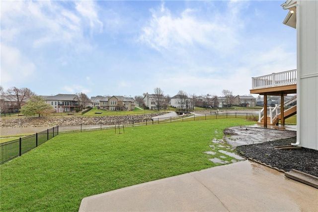 2821 SW Carlton Drive, Lee's Summit, MO 64082