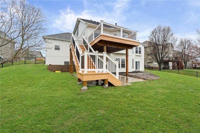 2821 SW Carlton Drive, Lee's Summit, MO 64082