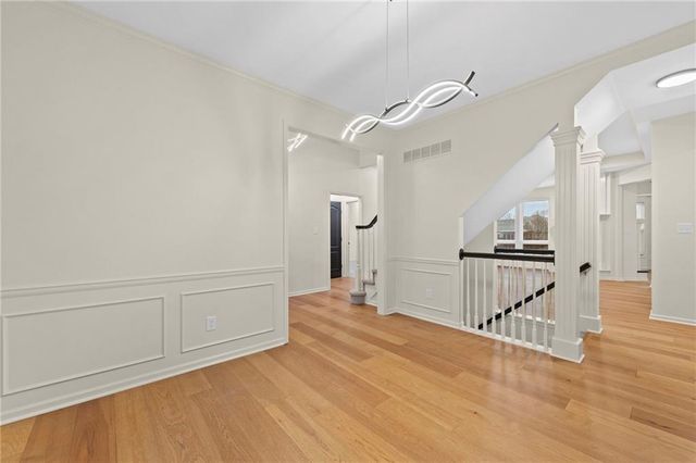 2821 SW Carlton Drive, Lee's Summit, MO 64082