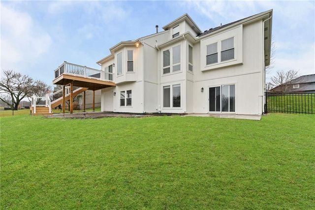 2821 SW Carlton Drive, Lee's Summit, MO 64082