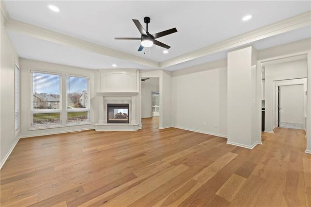 2821 SW Carlton Drive, Lee's Summit, MO 64082