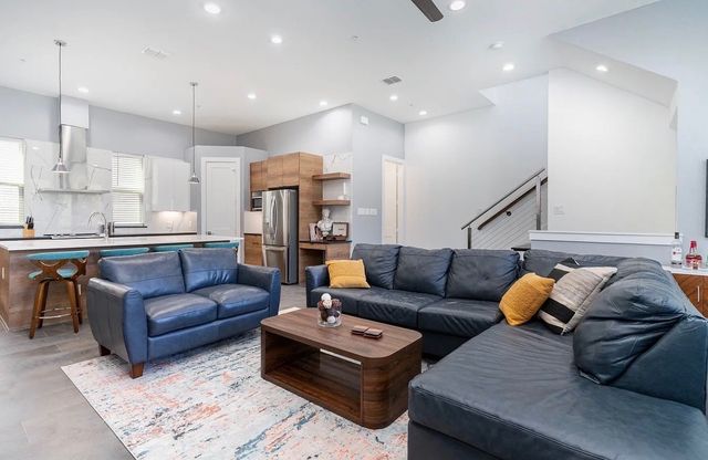 2239 Lovedale Avenue 105, Dallas, TX 75235