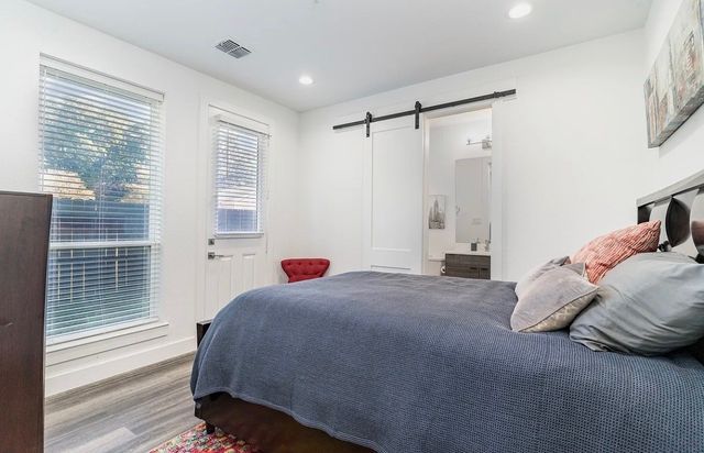 2239 Lovedale Avenue 105, Dallas, TX 75235