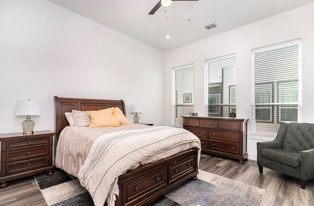 2239 Lovedale Avenue 105, Dallas, TX 75235