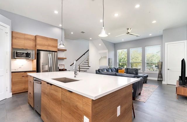 2239 Lovedale Avenue 105, Dallas, TX 75235