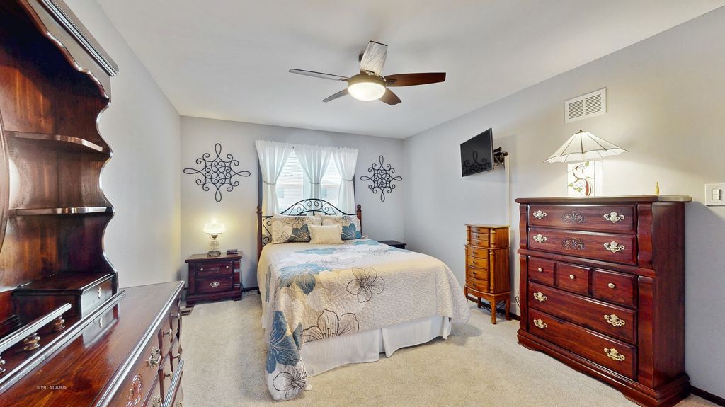 property-img