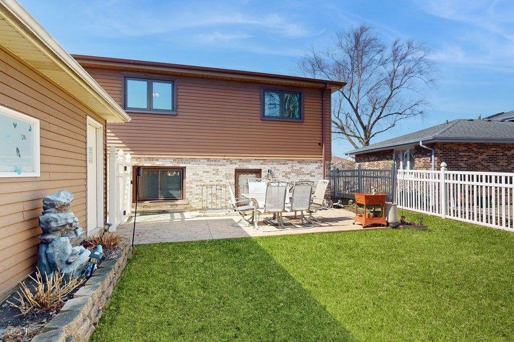 property-img